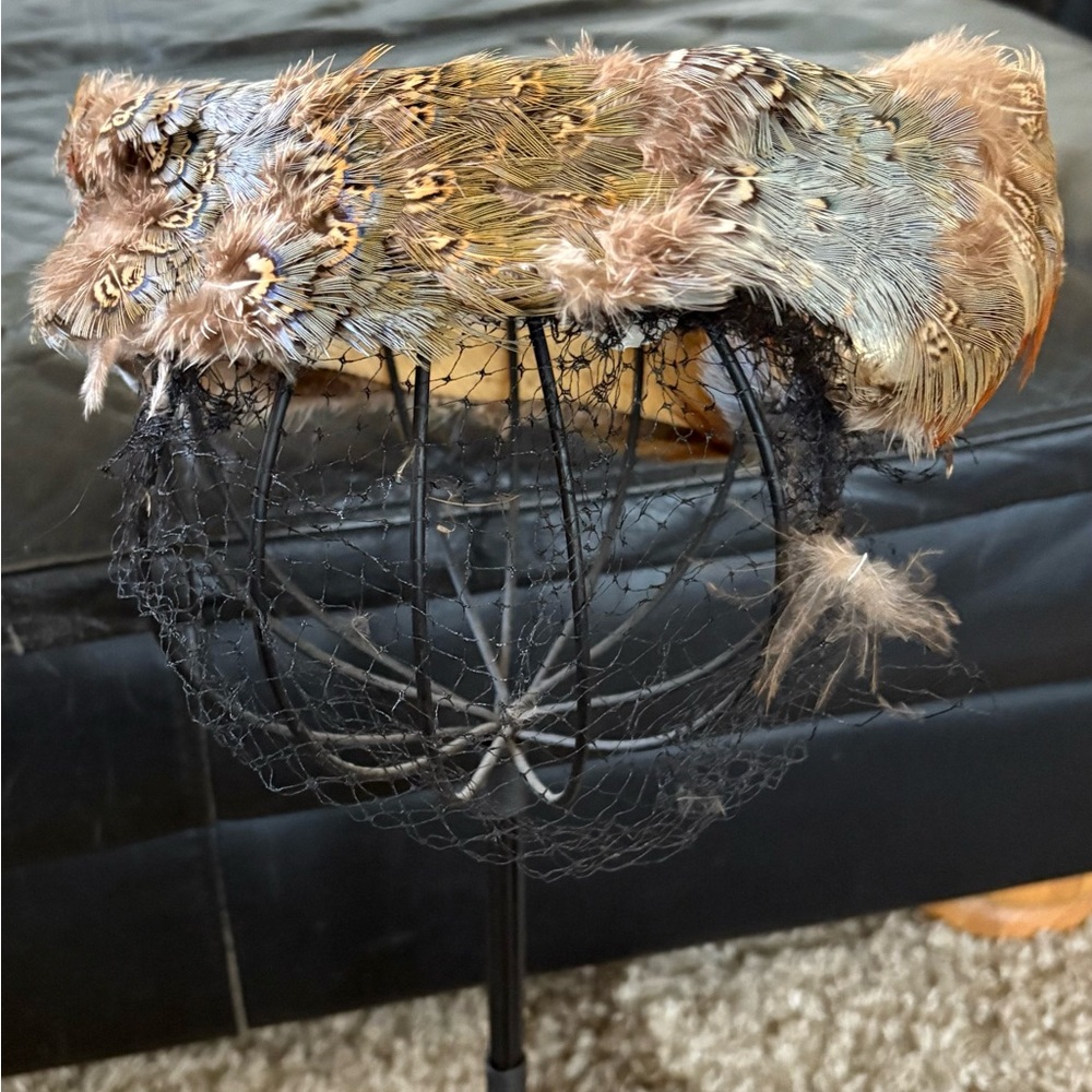 Vintage Feathered fascinator Hat with Veil
